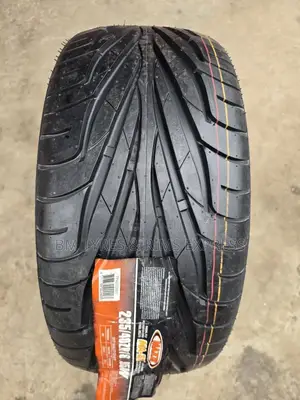 235 /40 R18 Maxxis (Taiwan)