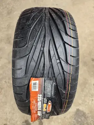 235 /40 R18 Maxxis (Taiwan)