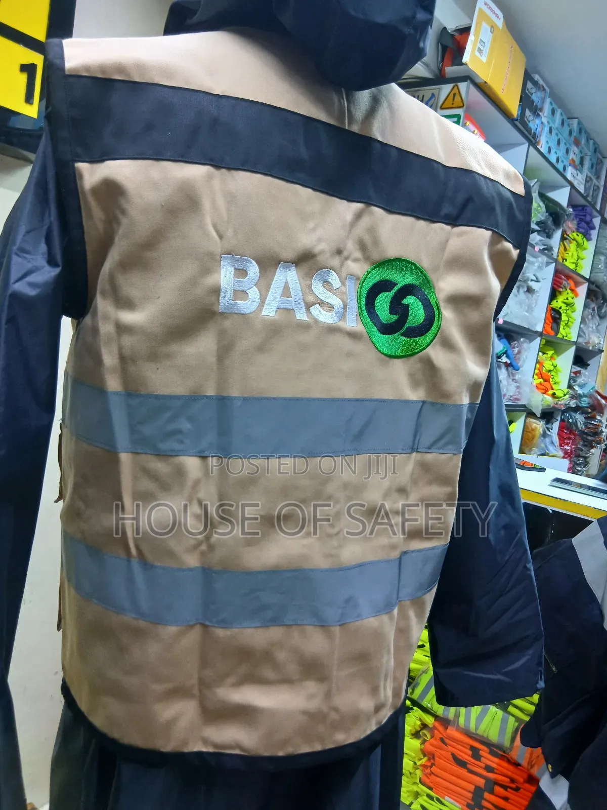 Compact Design Safari Jacket