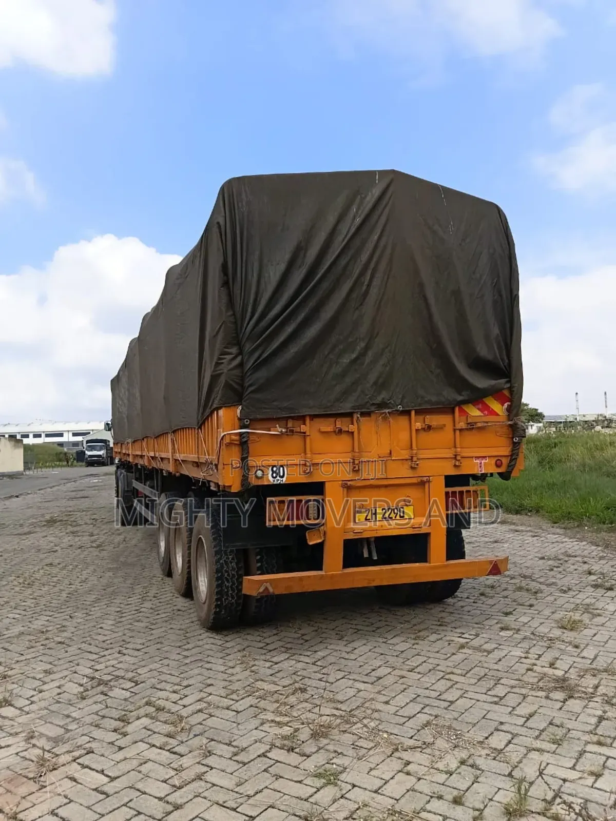 Box Body Trailers Are Available for Load Delivery and Logistics