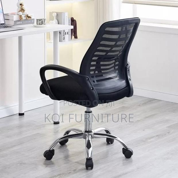 Office Chair : Medium Back Mesh Office Chair - thumbnail 5