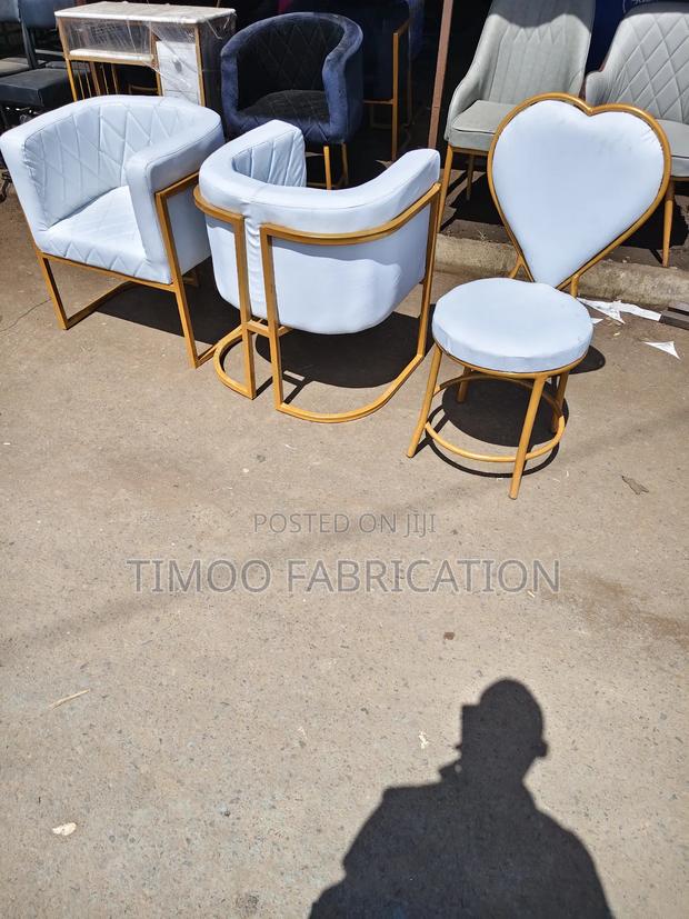 Salon Styling White C Shape Seats - main view