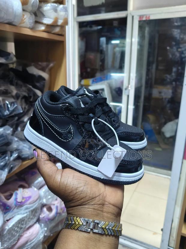 Kids Nike Low Cut Jordans - thumbnail 2