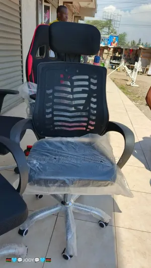 Headrest Office Chair at 6800