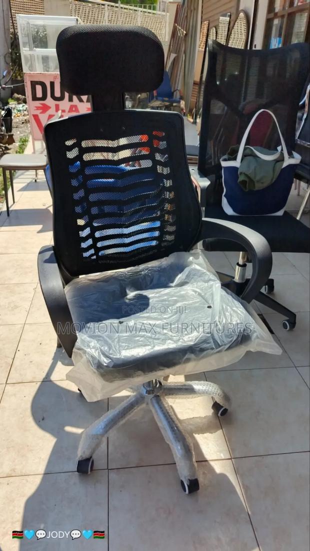 Heavy Duty Headrest Office Chair - main view