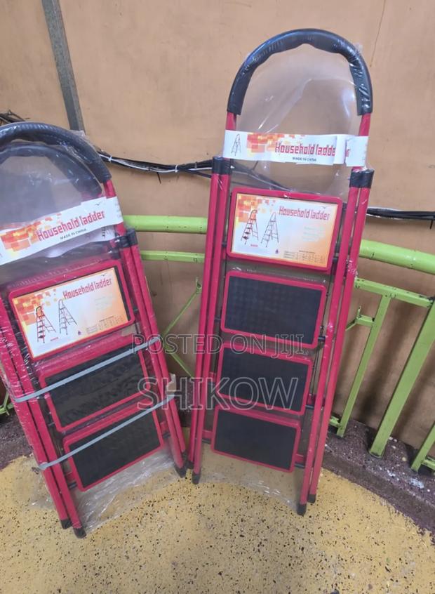 Lightweight 3-Step Ladder