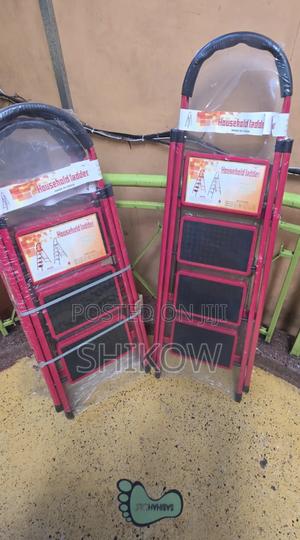 Stable 6-Step Ladder - thumbnail 2