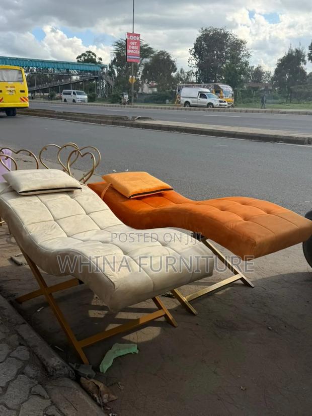 Cream and Orange Lash Bed - main view