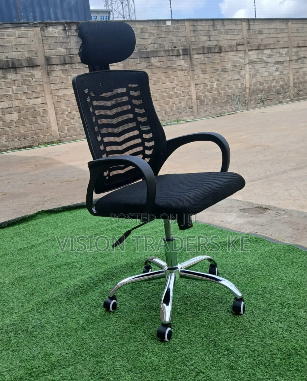 Assembled Secretarial Mesh Office Chair With Headrest