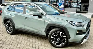 Toyota RAV4 Adventure 2019 Green