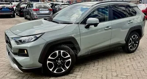 Toyota RAV4 Adventure 2019 Green