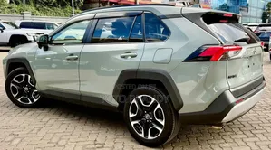 Toyota RAV4 Adventure 2019 Green