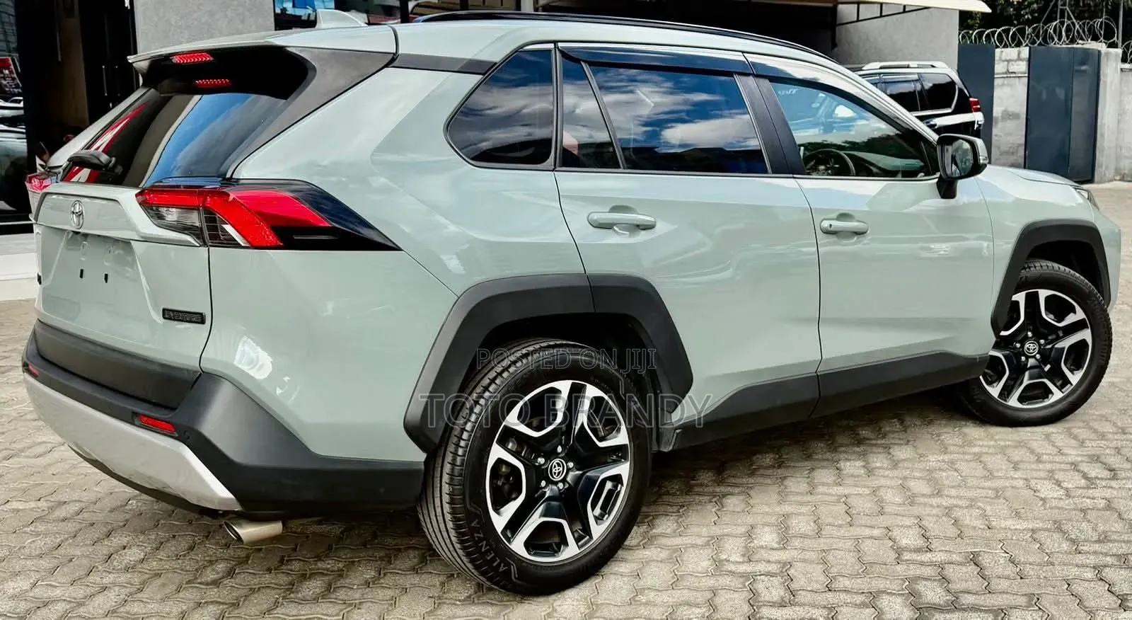 Toyota RAV4 Adventure 2019 Green