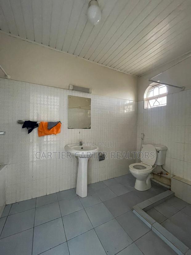 4bdrm Bungalow in South C for sale - thumbnail 15