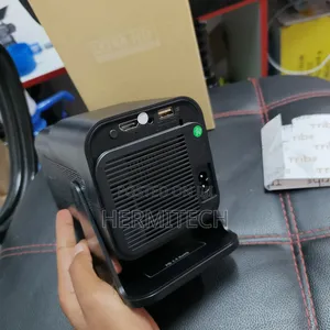 Projector With Inbuilt Speakers and an Internal Storage of 16gb
