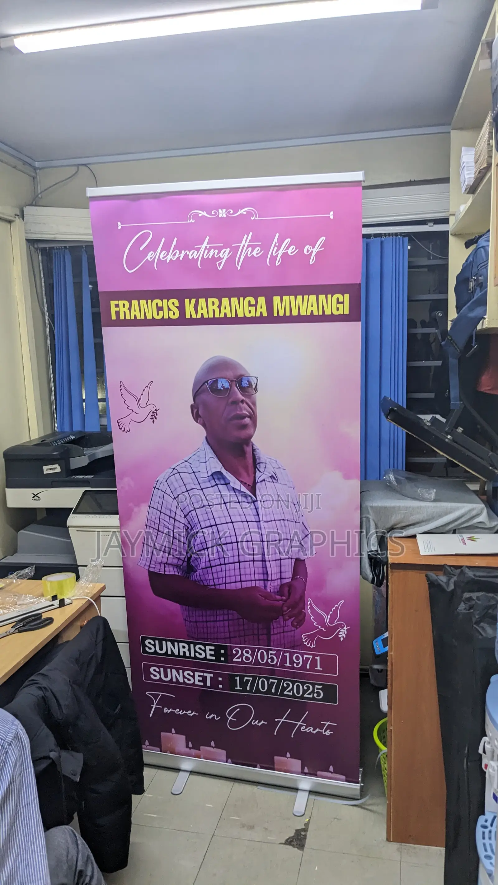 Narrow Base Pull Up Banner