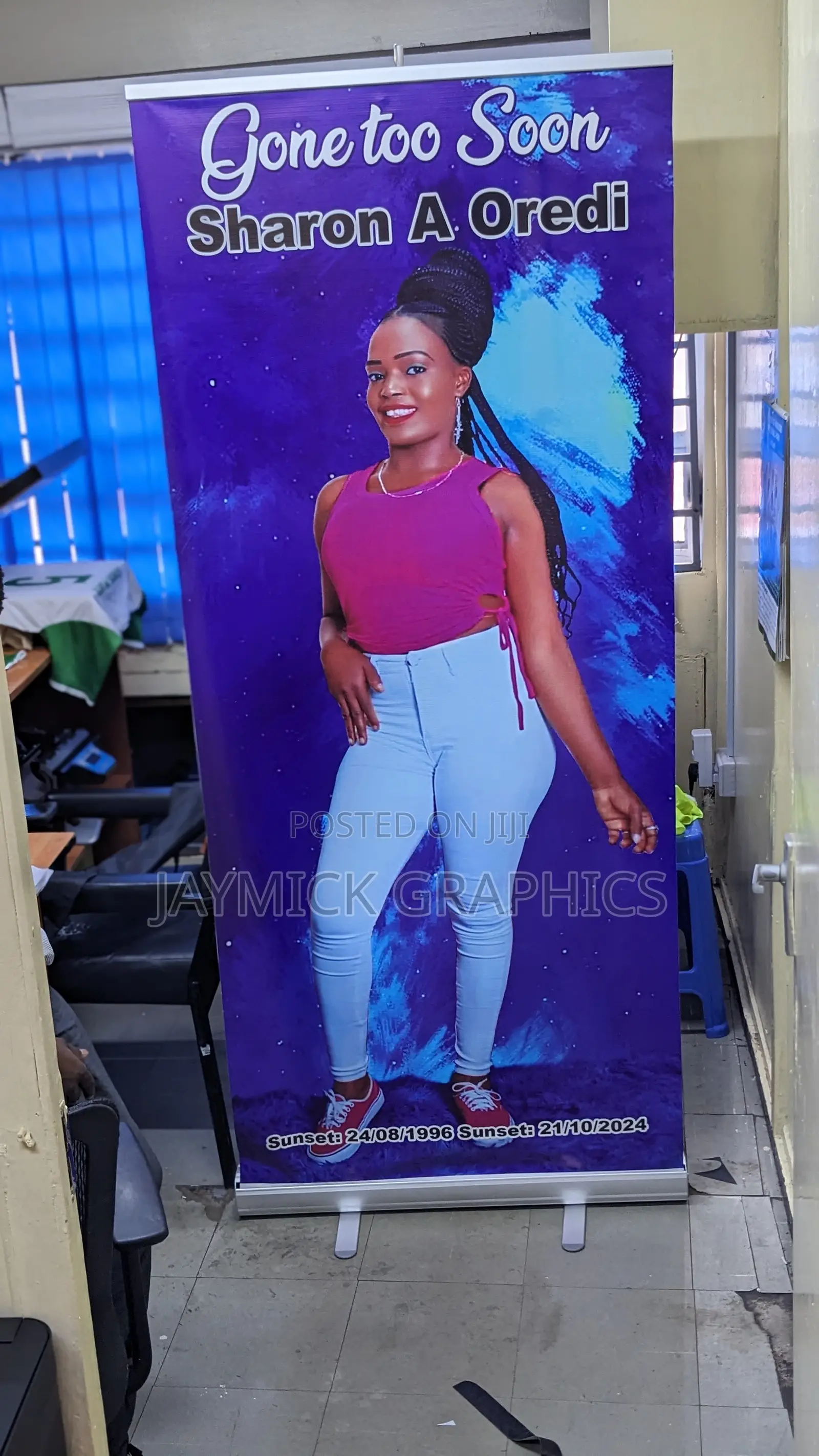 Narrow Base Pull Up Banner
