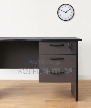 Office Desk : 140cm Generic Curved Study Desk