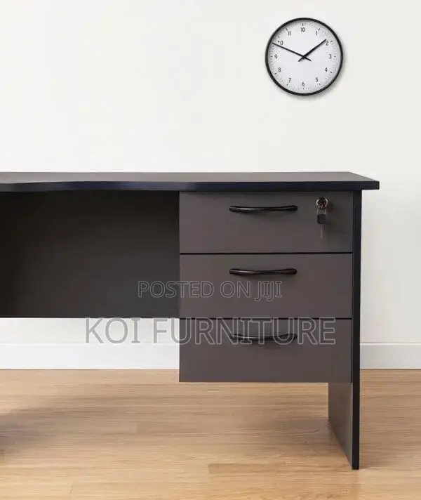 Office Desk : 140cm Generic Curved Study Desk