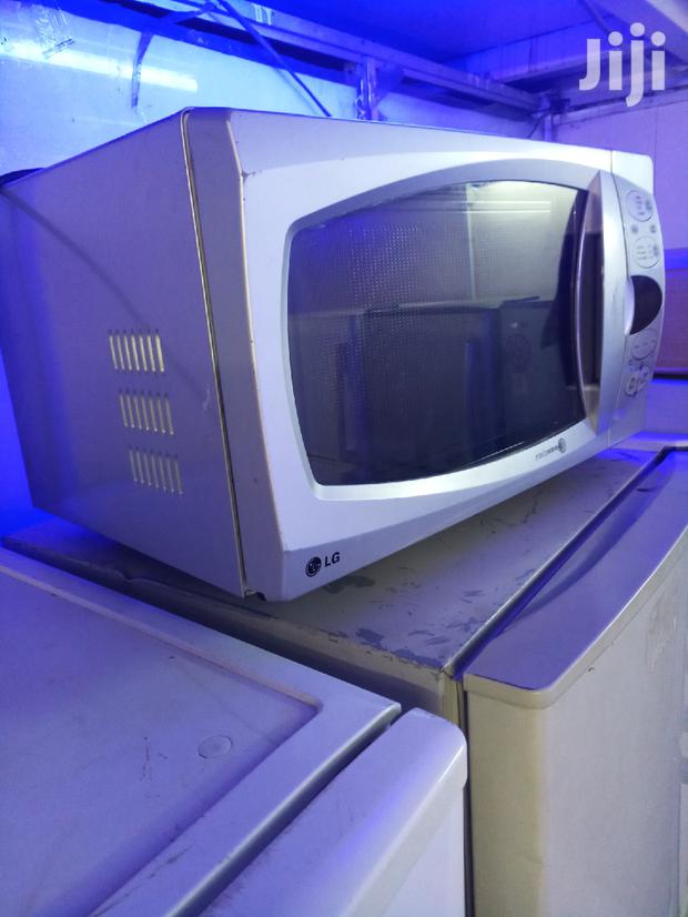 LG Microwave Oven - thumbnail 2