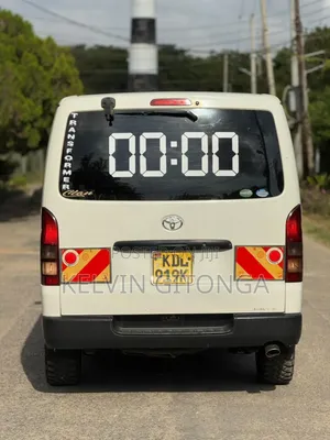 Toyota HiAce 2015 White