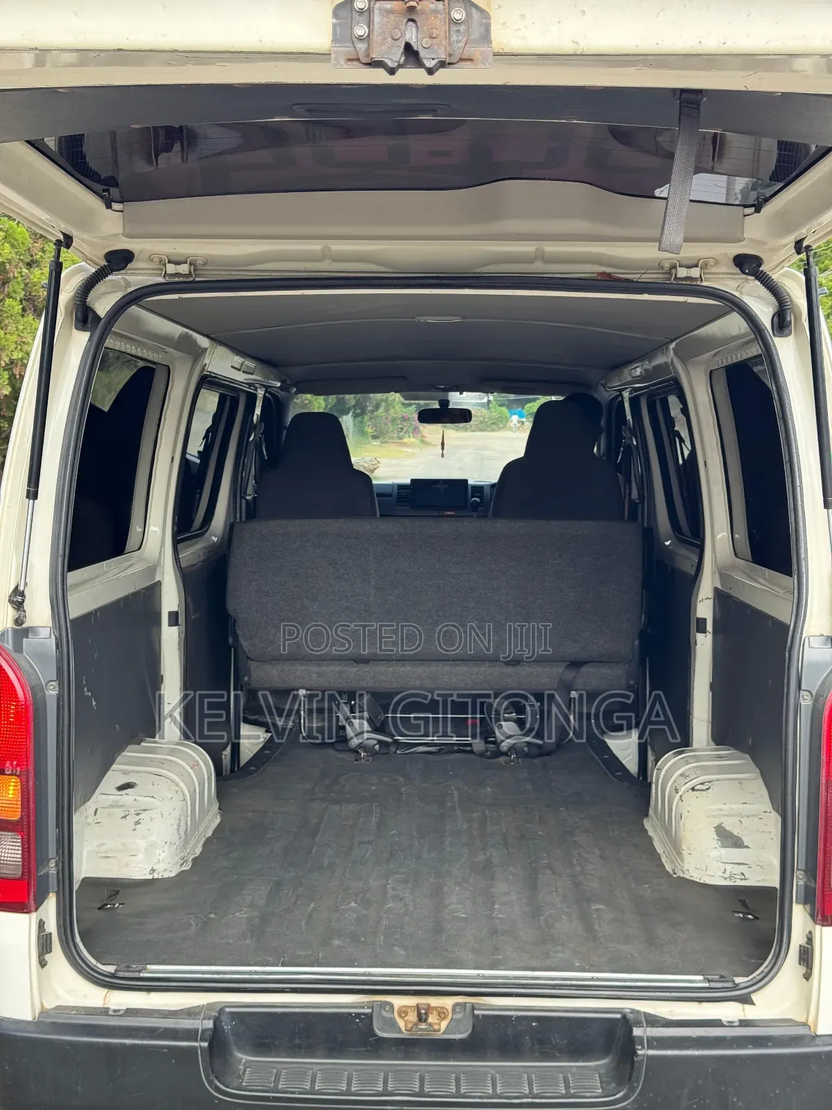 Toyota HiAce 2015 White