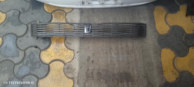 Toyota Voxy 2002 Grill