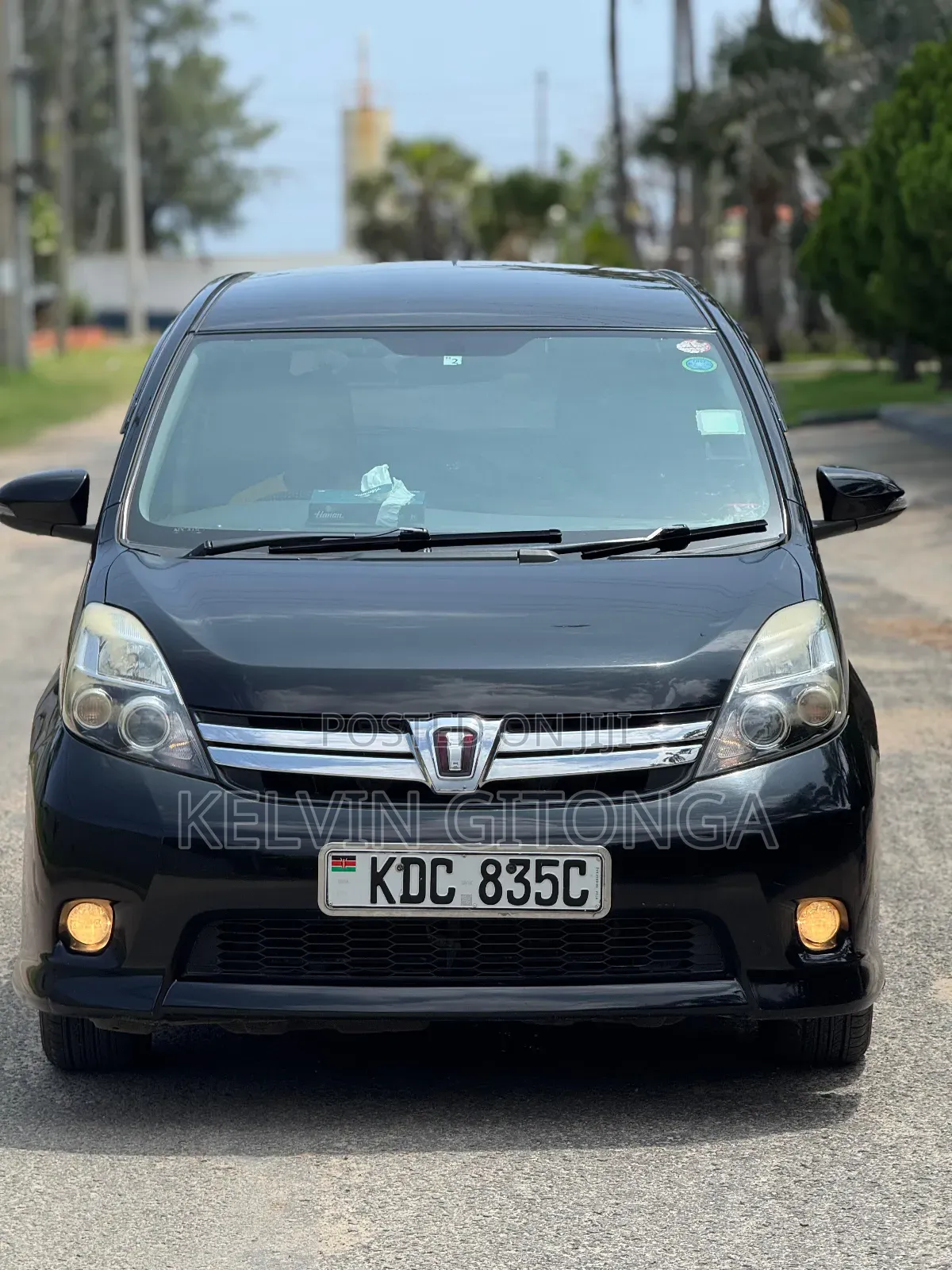 Toyota ISIS 2015 Black