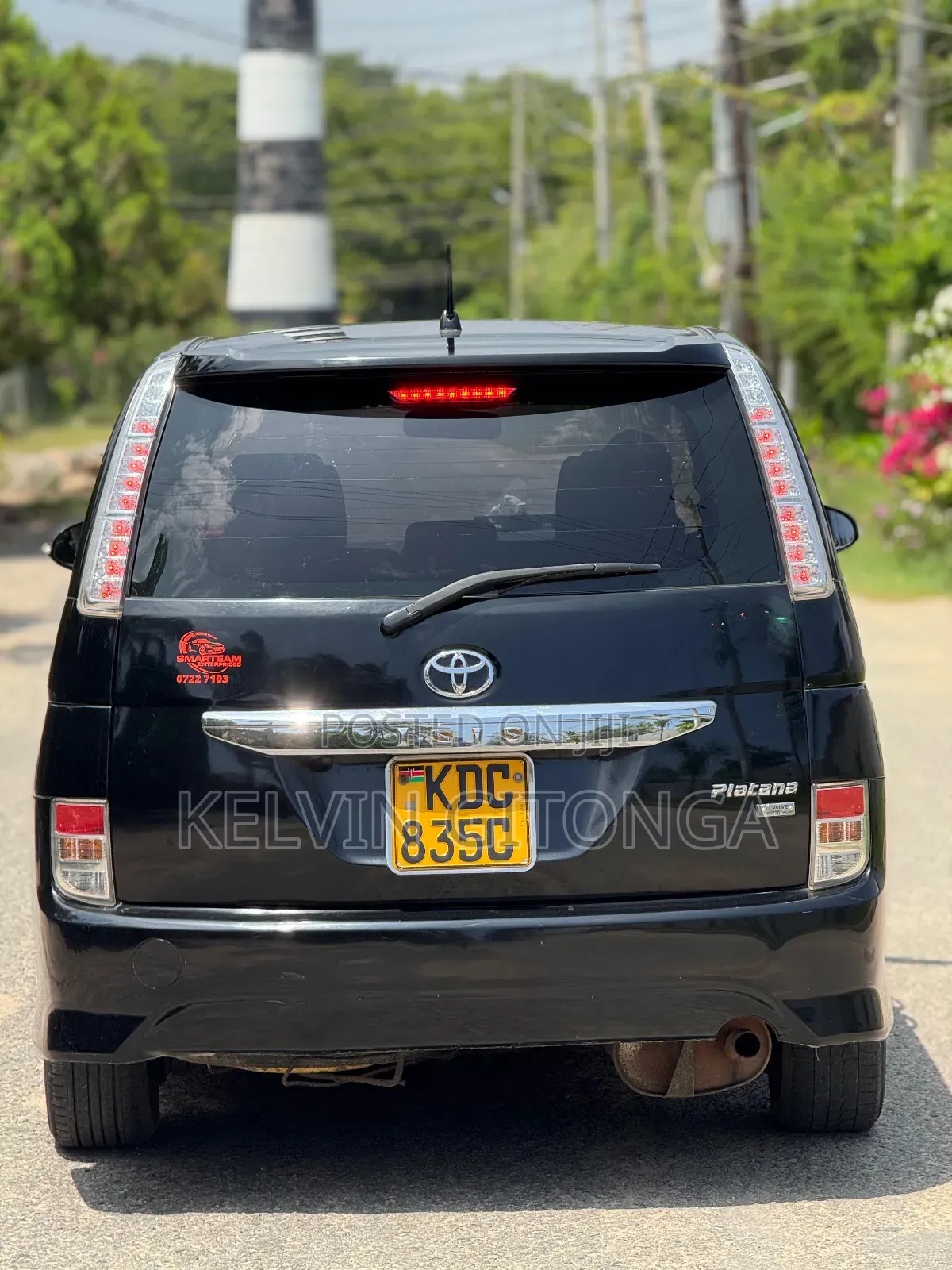 Toyota ISIS 2015 Black