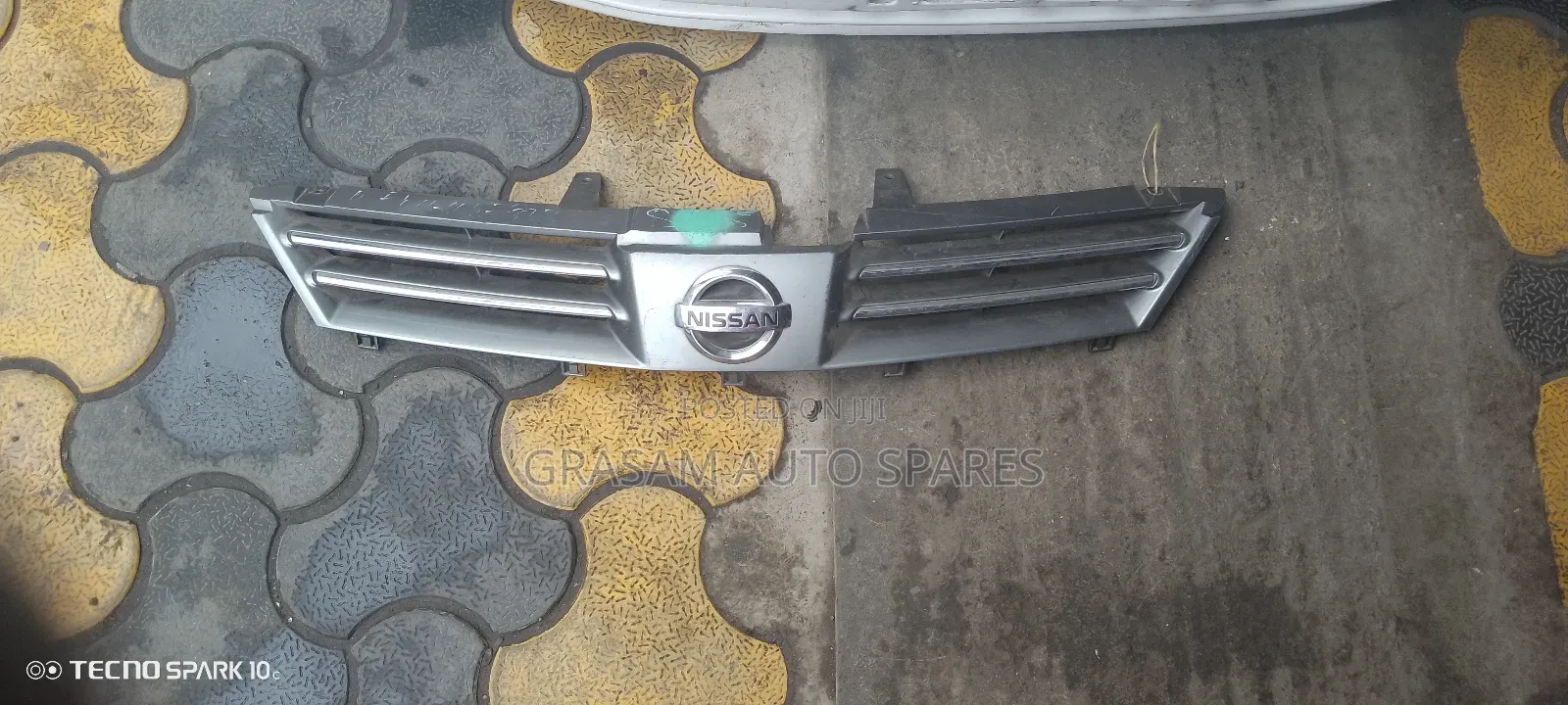 Nissan Y11 Grill