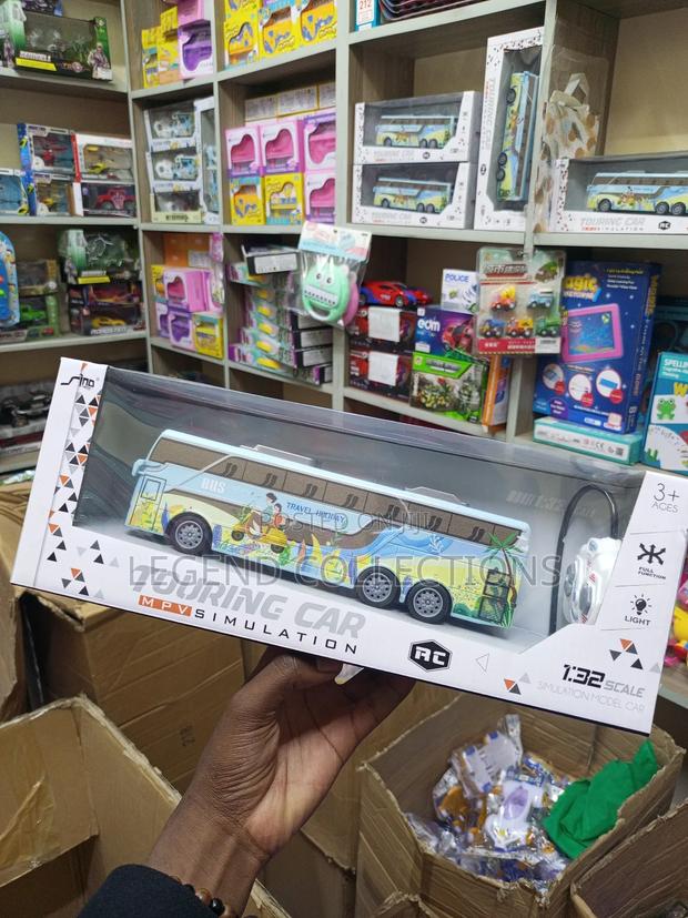 Remote Controlled Bus Toy - thumbnail 2