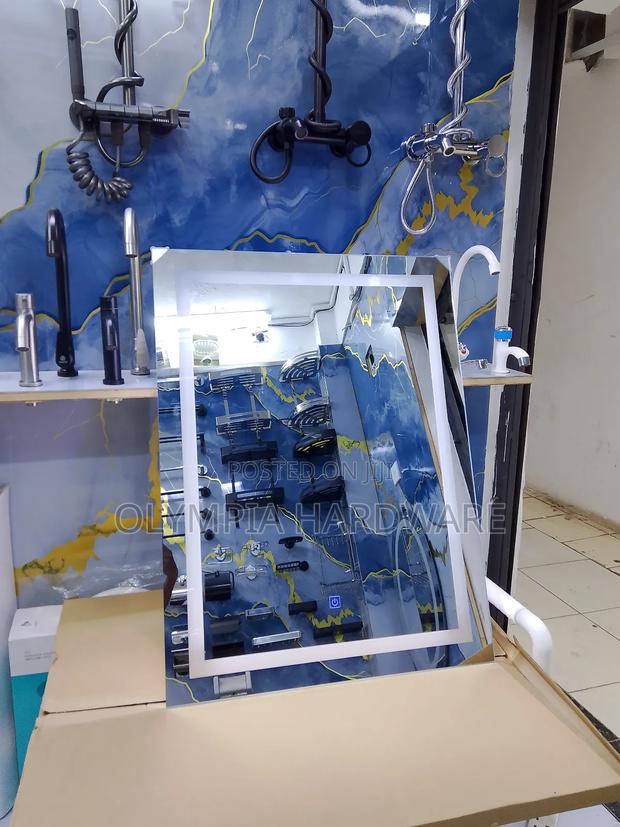 Led Mirror 80 X 60 Cm