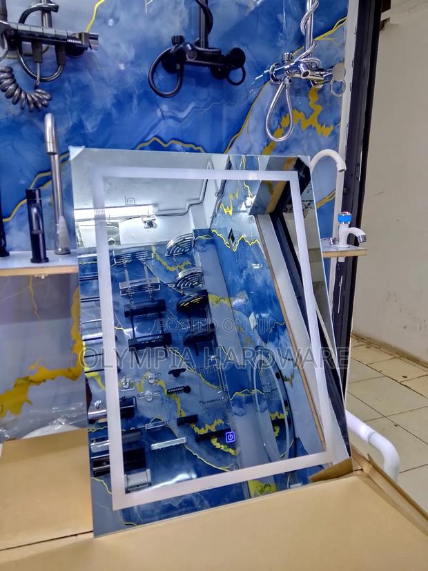 Led Mirror 80 X 60 Cm - thumbnail 3