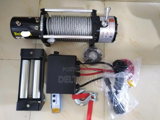 Multipurpose 12v Electric Pulling Winch For Off Road Use - main view