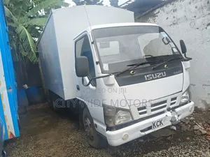 Isuzu NKR 2015