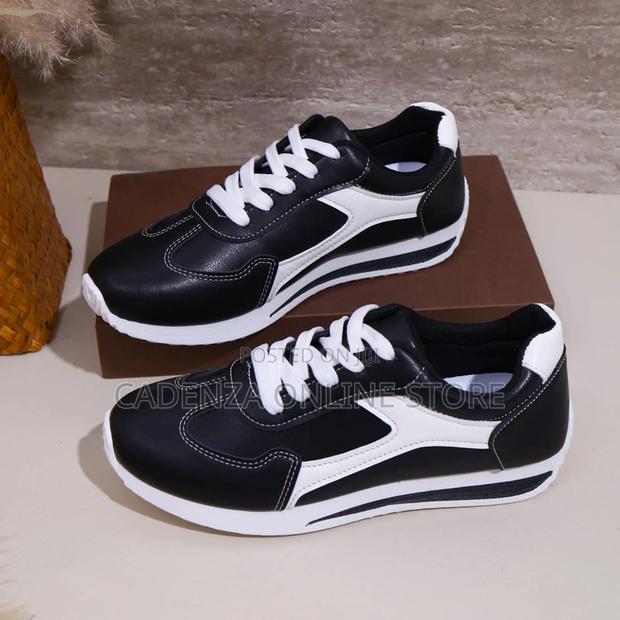 *Fully Restocked * *Fancy Adult Sneakers* *Sizes : 37,38,39,40,