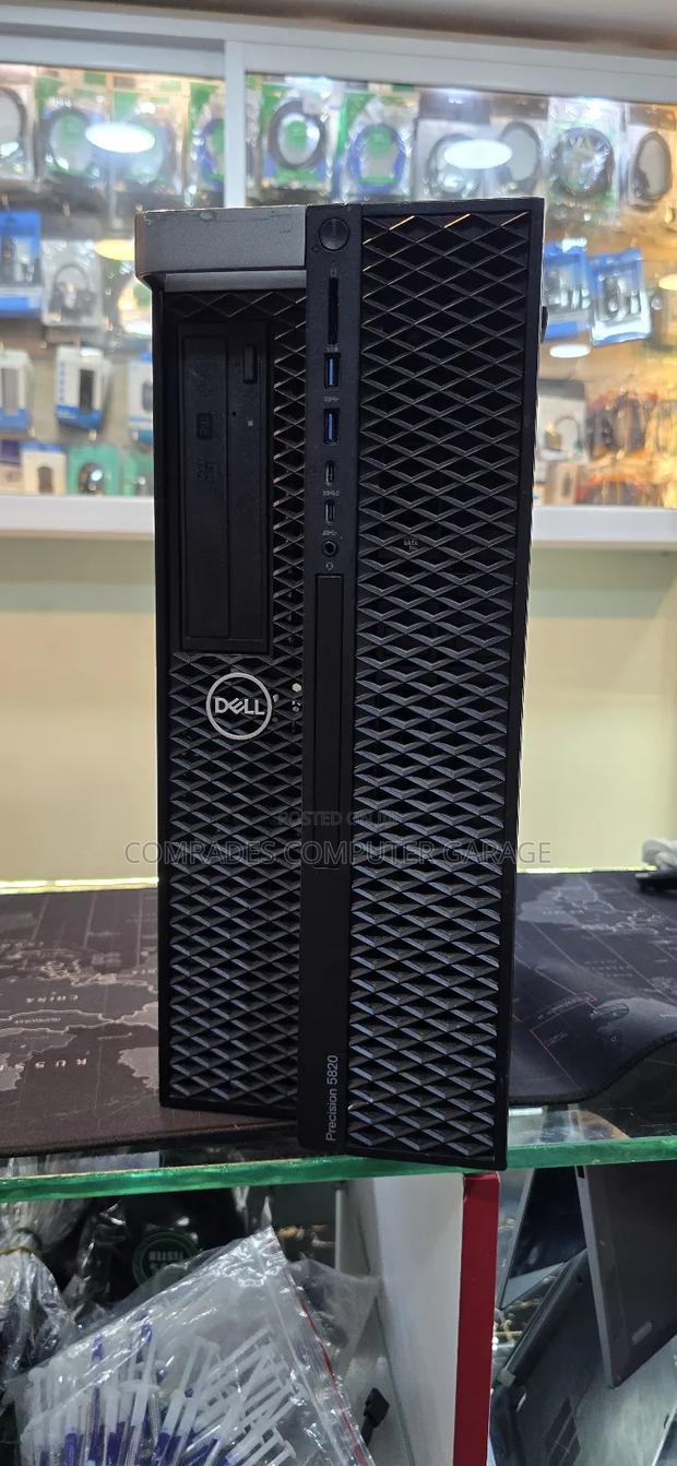 Desktop Computer Dell Precision 5820 32GB Intel Xeon HDD 500GB
