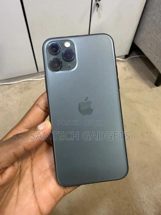 Apple iPhone 11 Pro 256 GB Gray - main view
