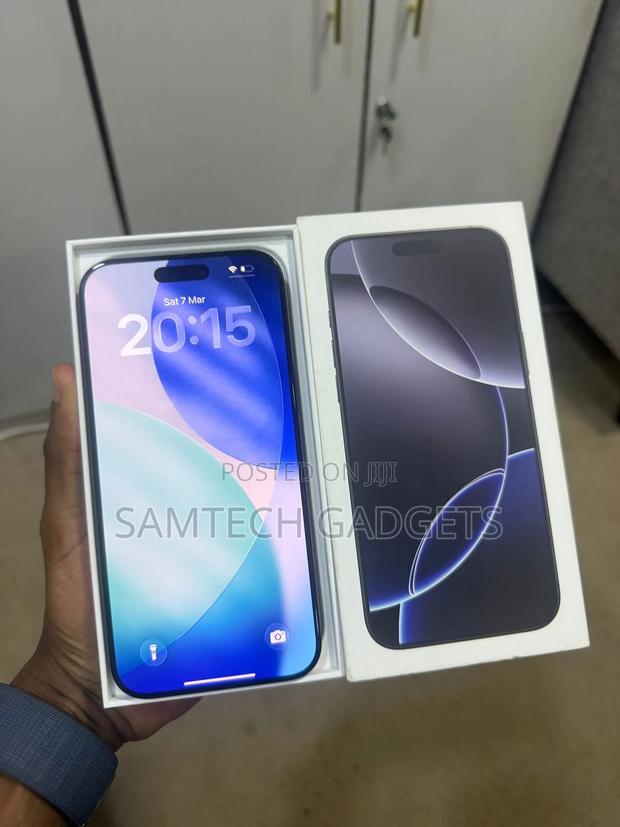 Apple iPhone 16 Pro Max 256 GB Black - thumbnail 3