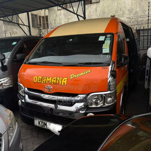 Toyota HiAce 2016 Orange