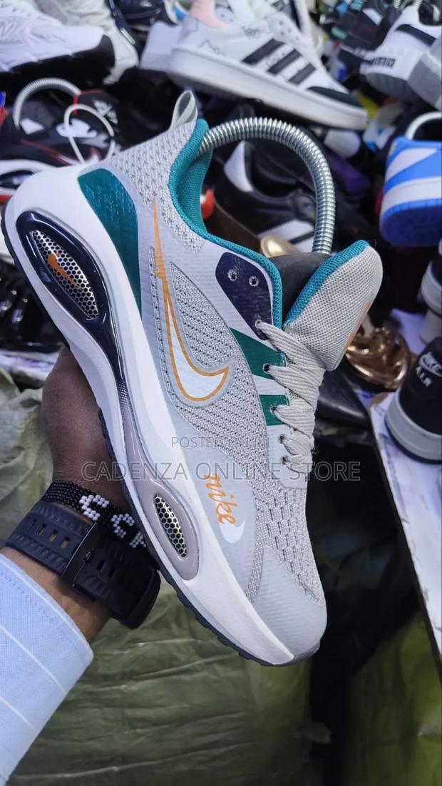 Zoom Trainers Fully. Restocked - thumbnail 4