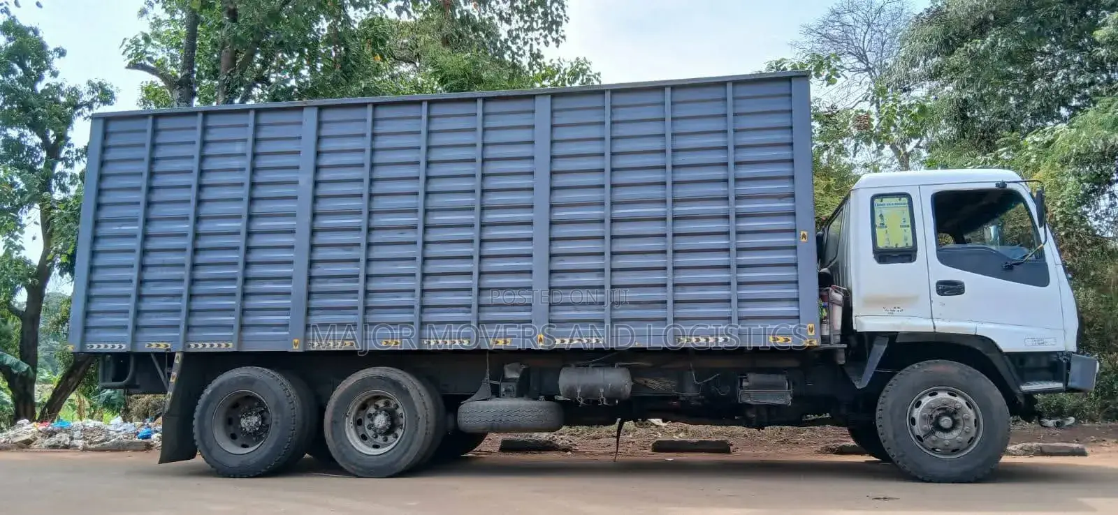 Ten Wheeler Accessible for Logistic Services