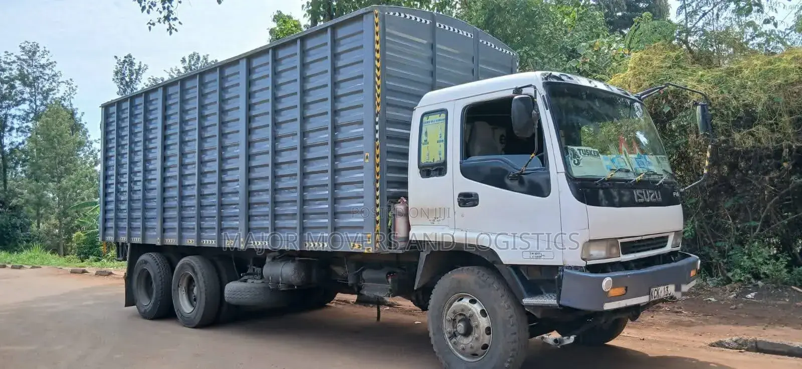 Ten Wheeler Accessible for Logistic Services