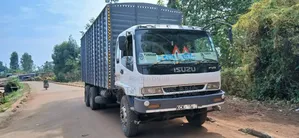 Ten Wheeler Accessible for Logistic Services