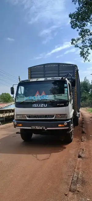 Ten Wheeler Accessible for Logistic Services
