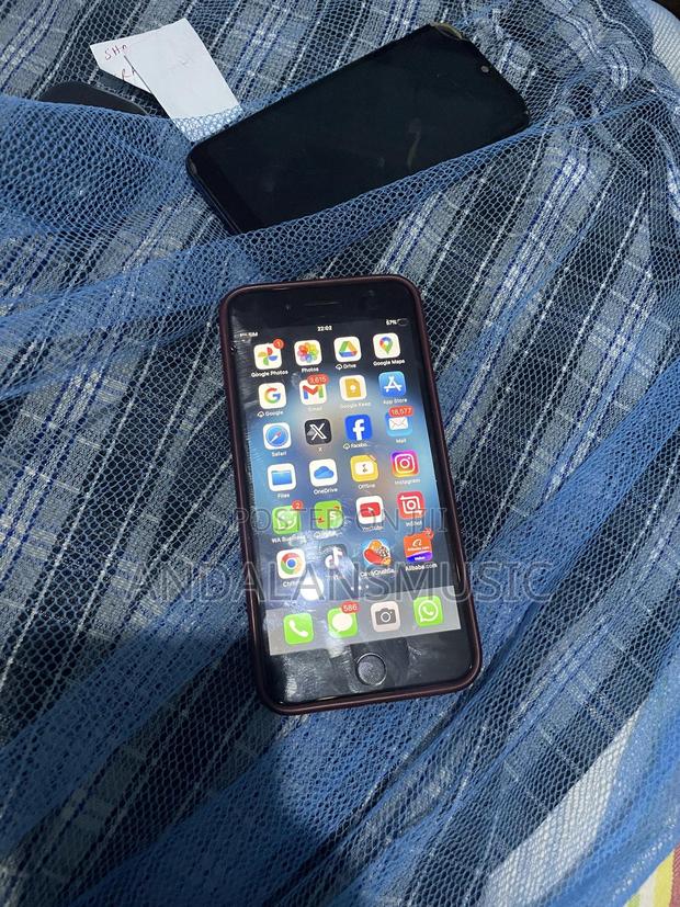 Apple iPhone 8 Plus 64 GB Black - thumbnail 2