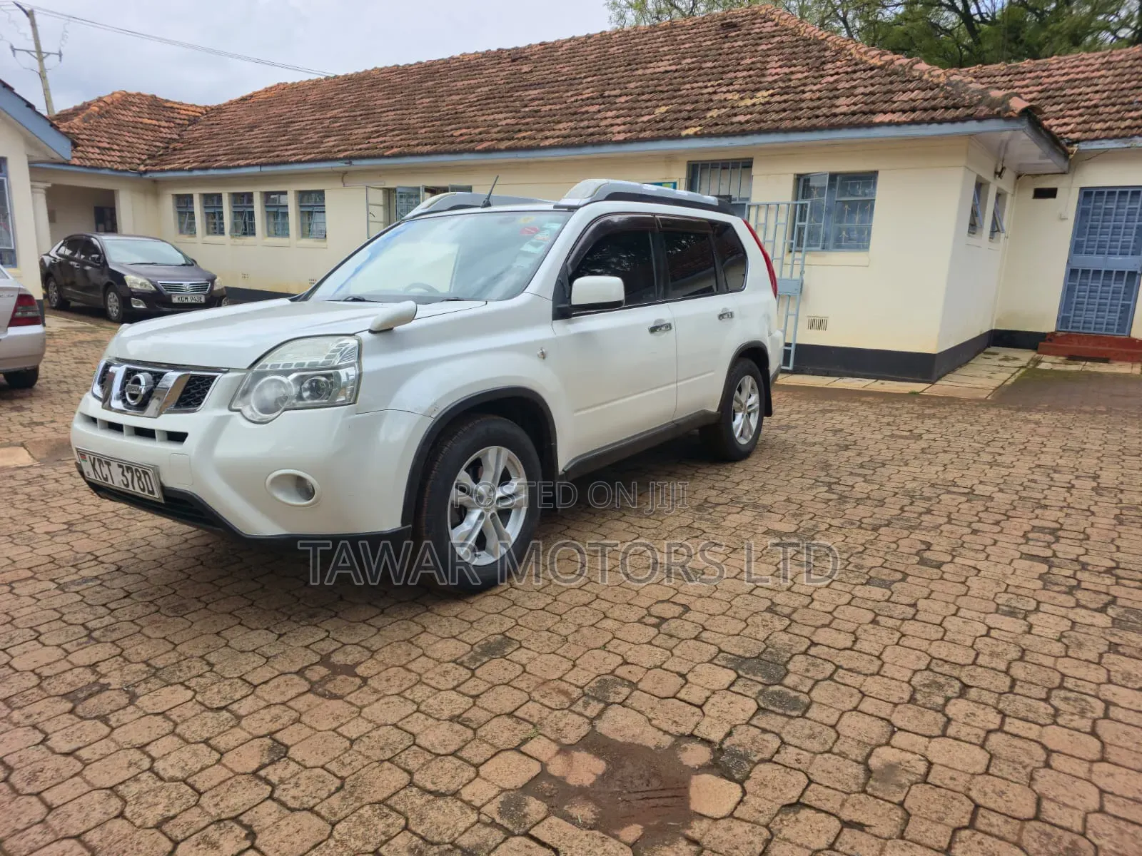 Nissan X-Trail 2012 White