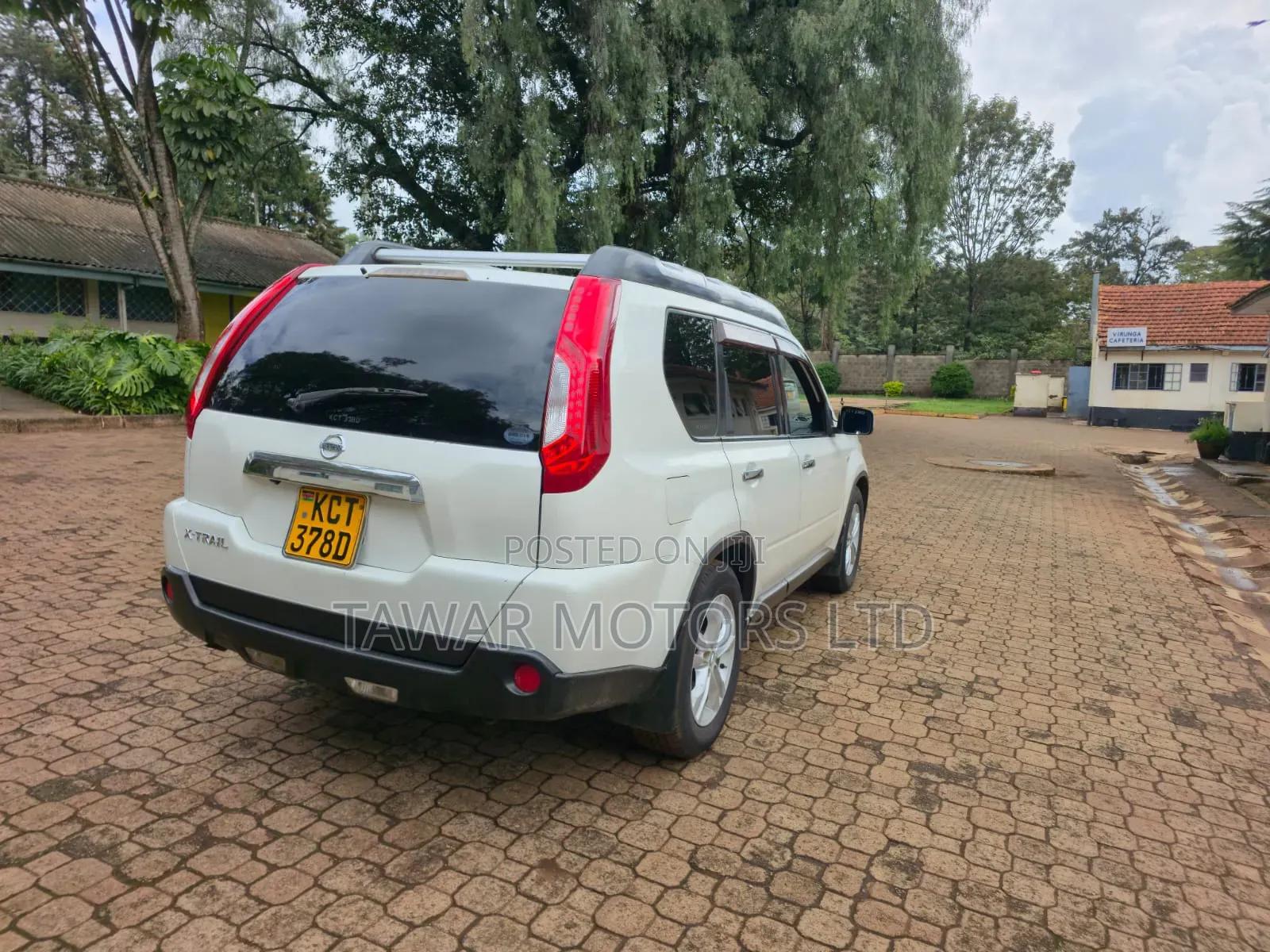 Nissan X-Trail 2012 White
