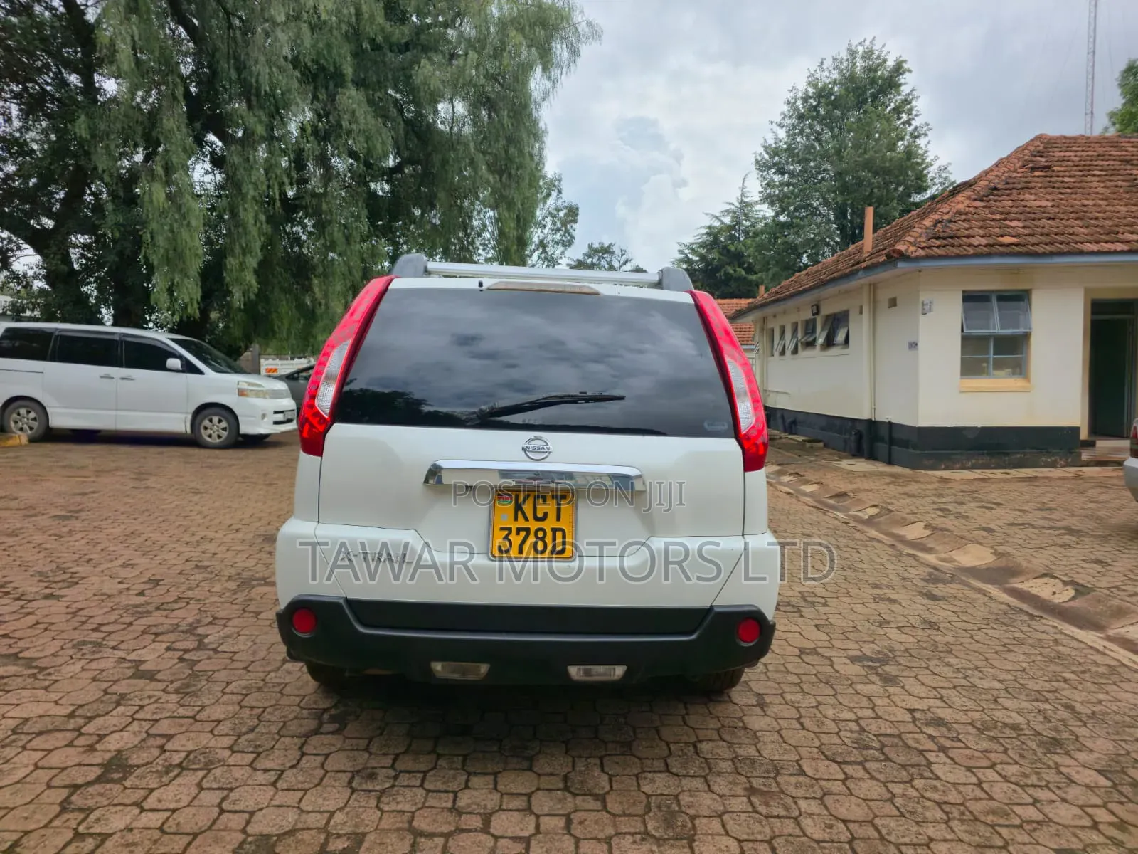 Nissan X-Trail 2012 White