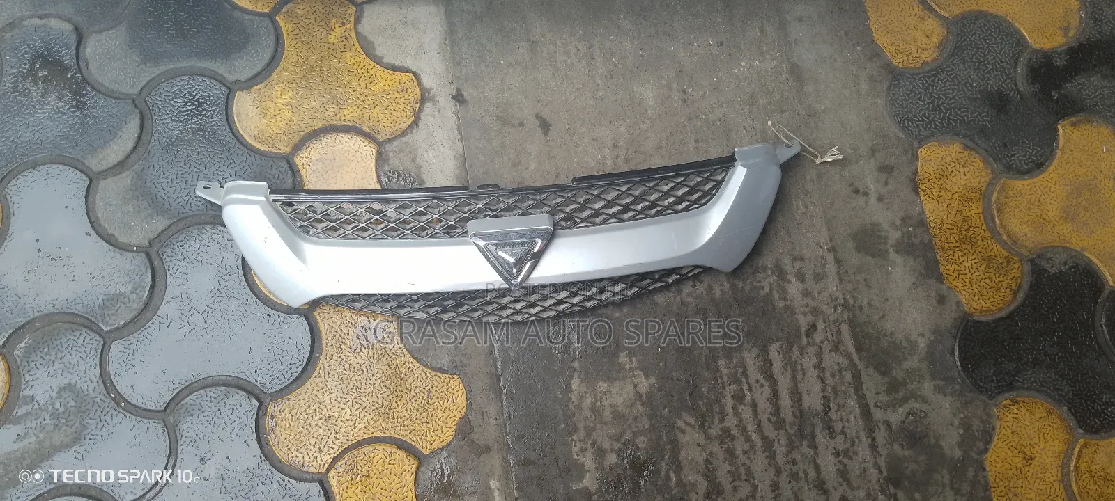 Toyota Caldina Chopper Grill
